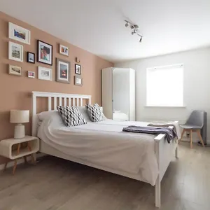 https://spacious-central-family-apartment.brighton-hotels-england.com