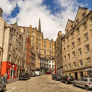 https://2br-grassmarket-apartment-with-castle-view.edinburghhotelsuk.org